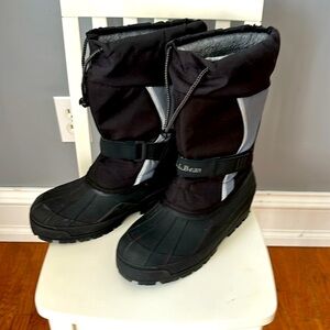 Ll bean kids Northwoods size 5 snow boots.